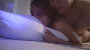 Mama de mi amiga la Follo sin Condon DOGGYSTYLE de Perrito Latin POV Petite Beautiful Girl Big Ass