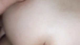 Se deja grabar para enviarselo a su novio